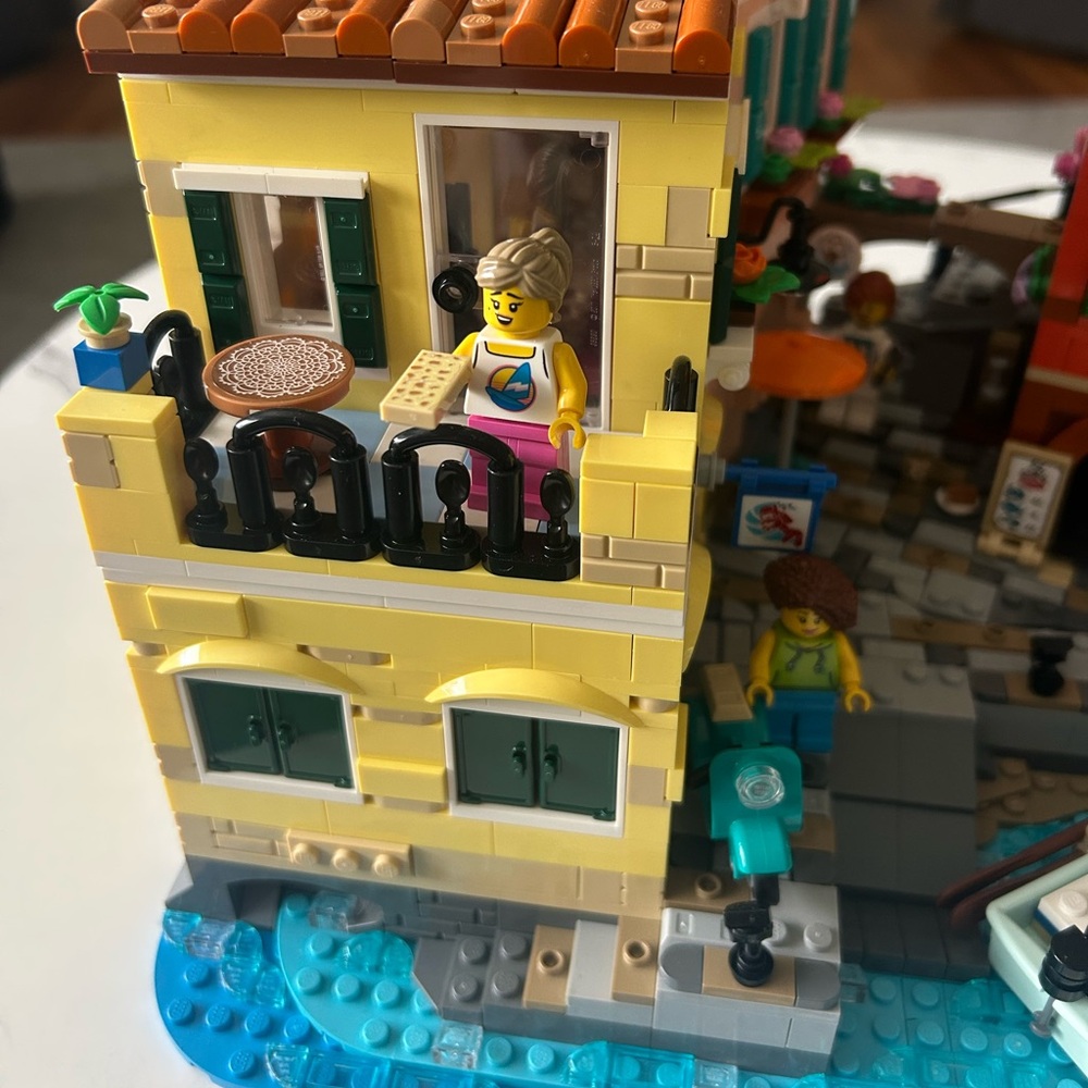 LEGO Italian Riviera - Picture 2 of 15